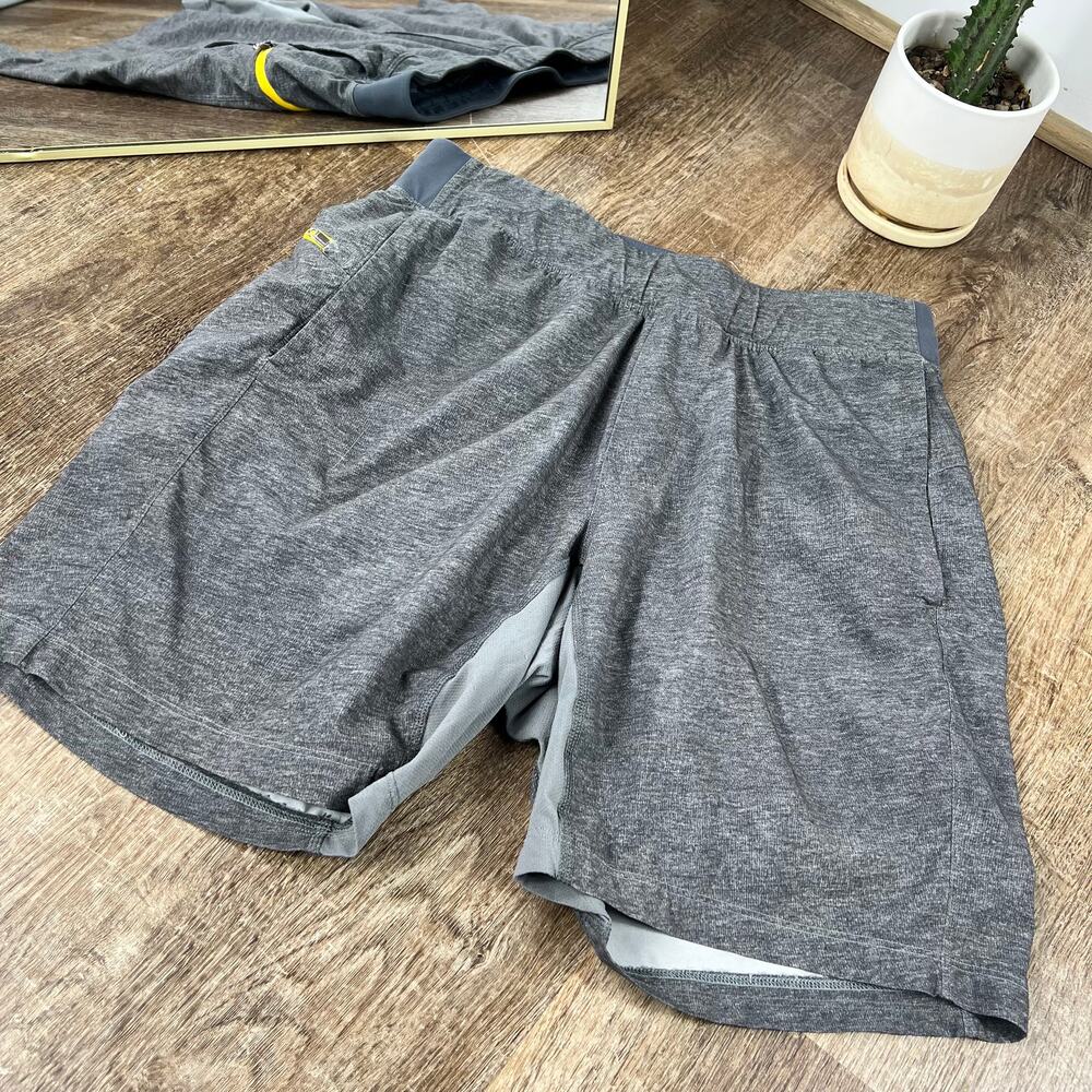 Lululemon T.H.E. Short 8" Heathered Gray Yellow Pocket Lining - Picture 2 of 7